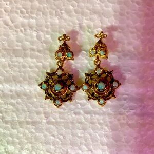 14 kt gold opal earrings